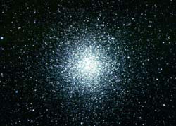 Kulová hvězdokupa M13 v Herkulovi